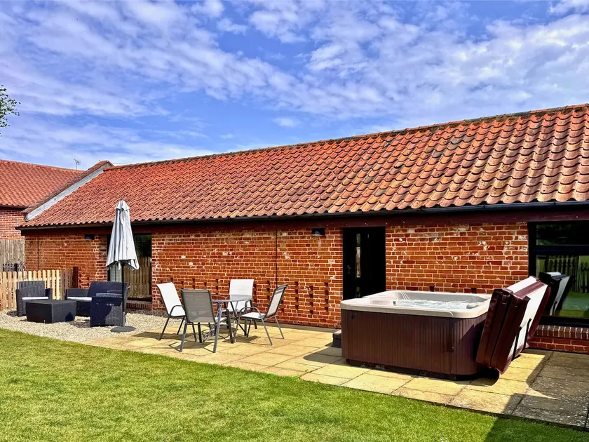 No. 1 Brick Kiln Barns - 2 Bed Cottage & Hot Tub - Image 1
