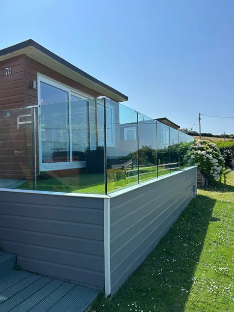 2-Bed Sea View chalet with Gated Parking & BBQ - Image 1