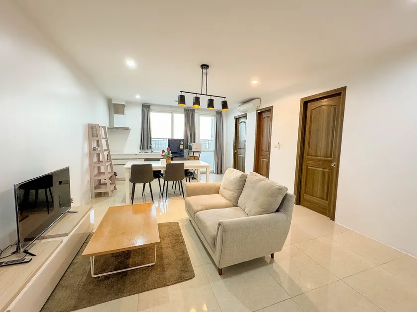 Skyline Condo with Gym Access 2-Bedroom on 24F - Image 1