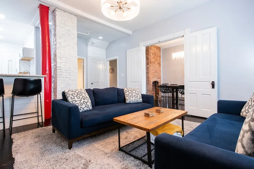 4br/3ba/5bed Home, Walk to Chevy Chase/UK/downtown - Image 1