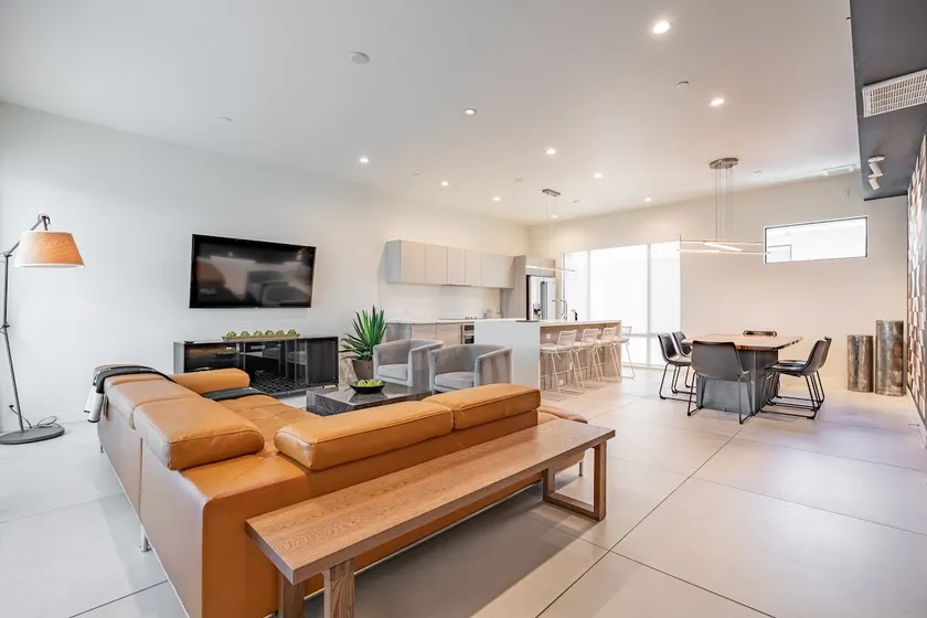 Luxury Townhouse in Downtown Scottsdale - Image 1