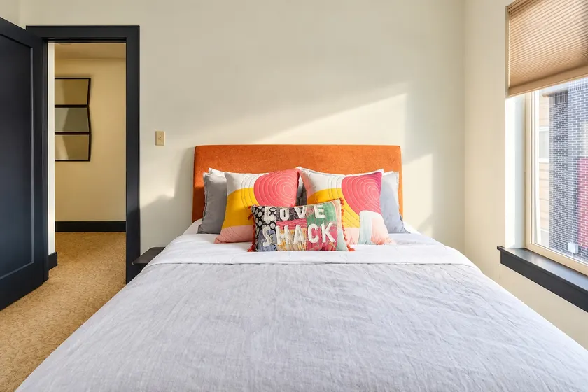 Color Splash 1BR | Heart of Hawthorne - Image 1