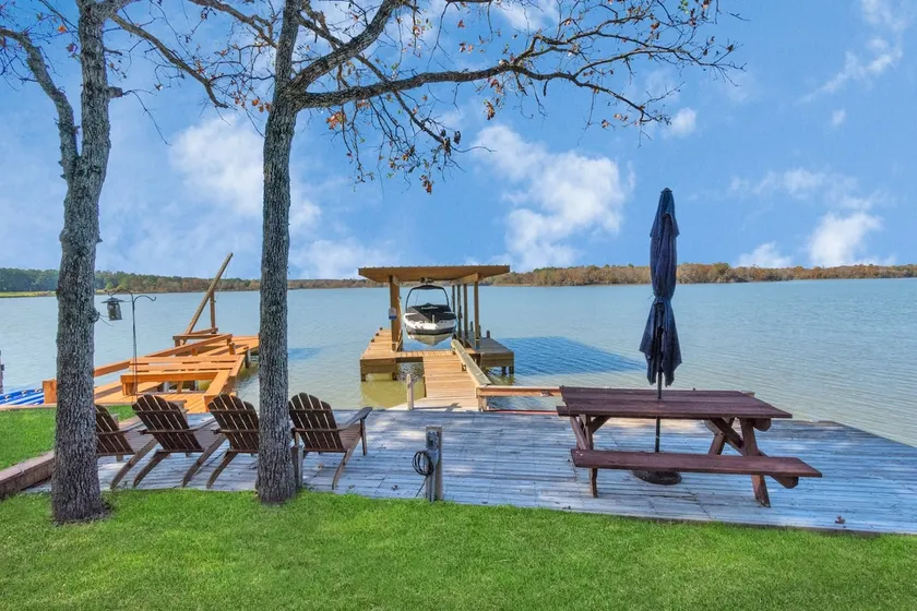 Lakefront at Dockside Villa - Image 1