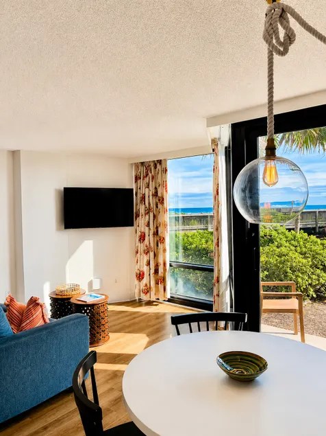 Step Onto the Beach! Inviting Oceanfront Suite - Image 1