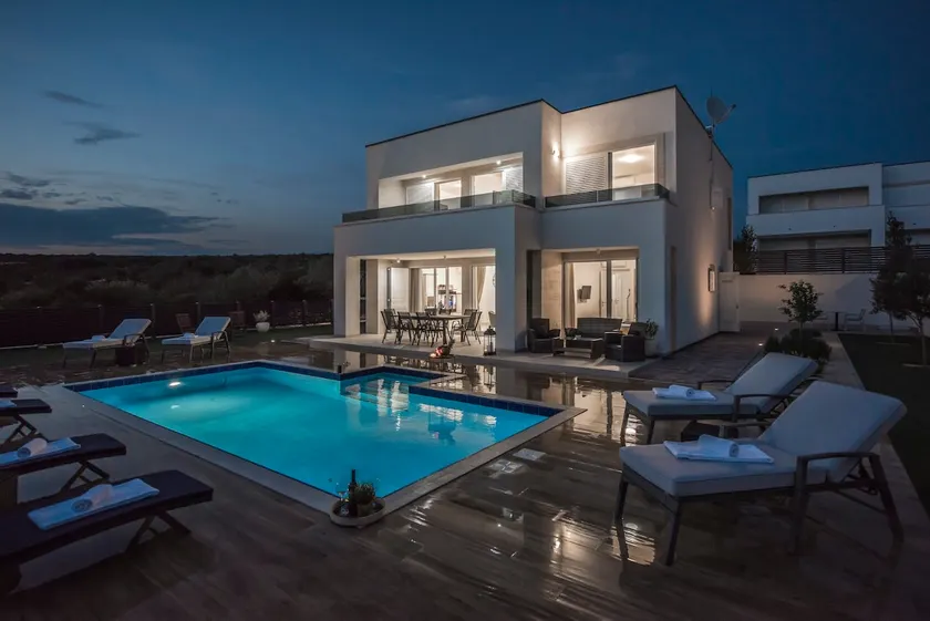 Villas Royal II with Private Pool - Image 1