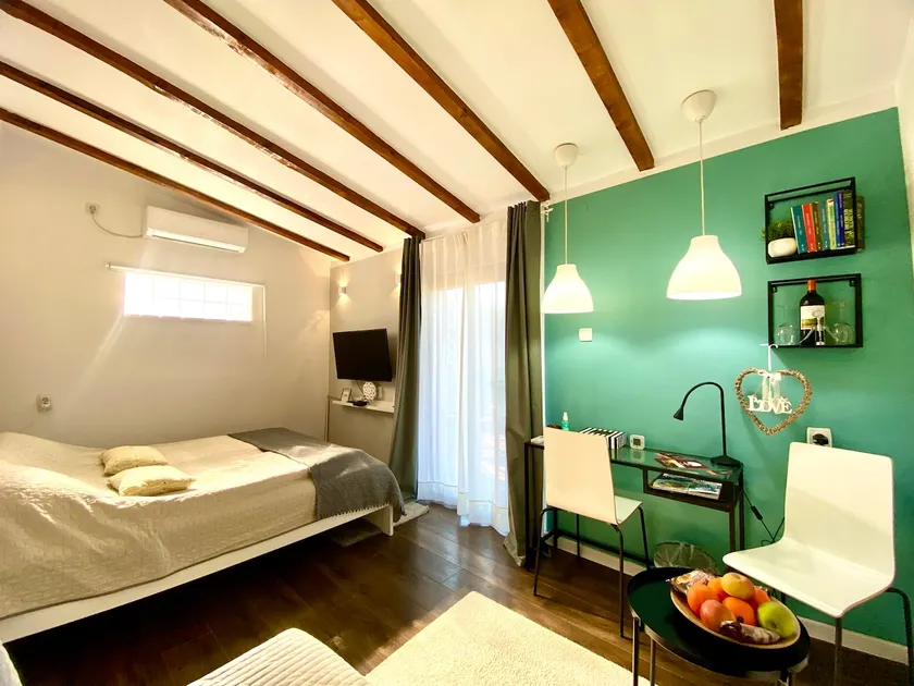 Avala Sunset Apartments - Image 1