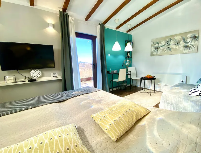 Avala Sunset Apartments - Image 1