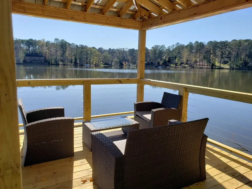 LAY Back in the Lake House - Image 1