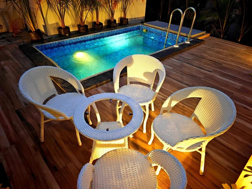 Noach Villa, Spacious with Private Pool just 30 km from E-City - Image 1