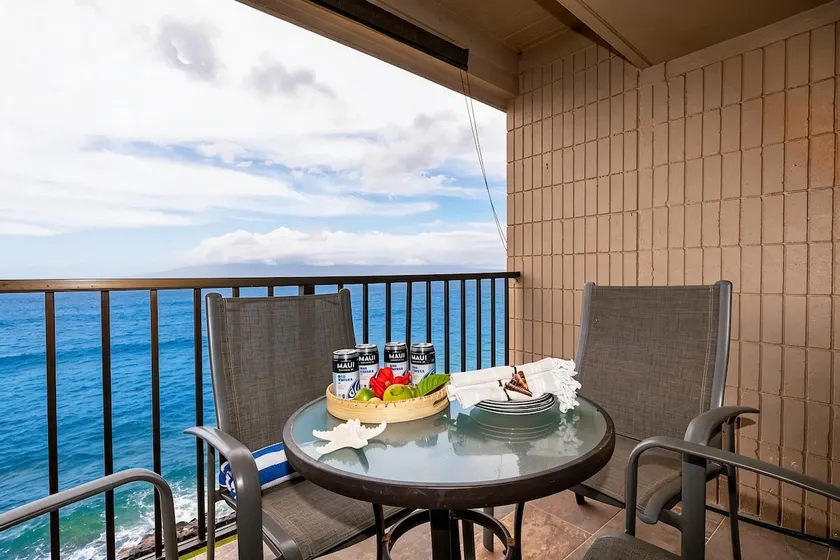 OceanFront 1BD Condo w Ocean Views Pool AC - Kaleialoha 409 - Image 1