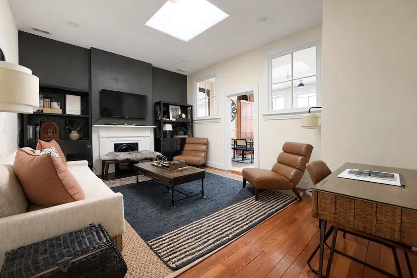 Historic 2BR/2BA | 2 King Beds | Free Parking - Image 1