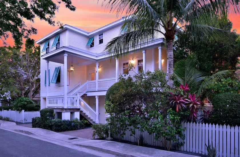 Oceanview home with private pool & lush landscapin - Image 1