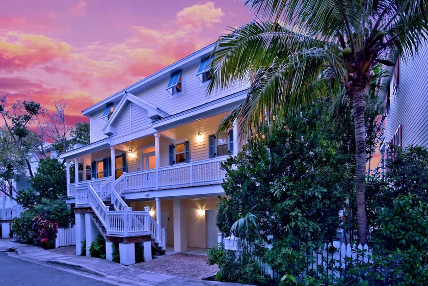 Waterfront Home in Key Cove Landings - Image 1