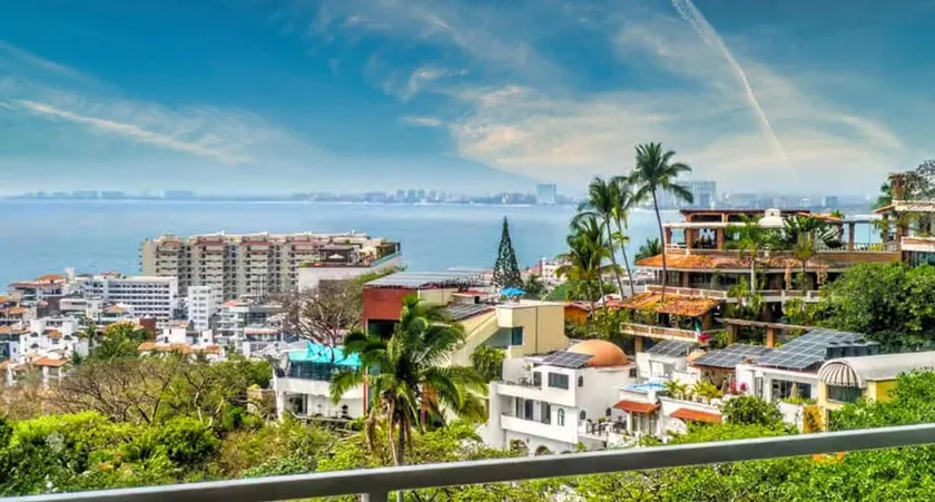 *Ocean-View 1BR | Pool • Parking • Old Town Wi-Fi* - Image 1