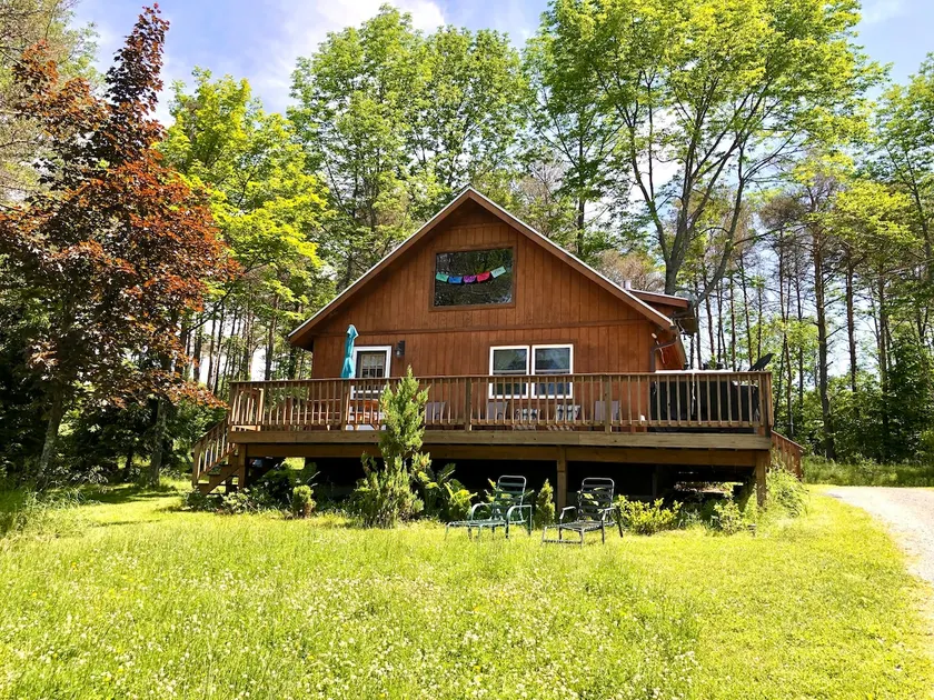 Crow’s Nest Cabin—Nature Lover & Pet’s Paradise! - Image 1