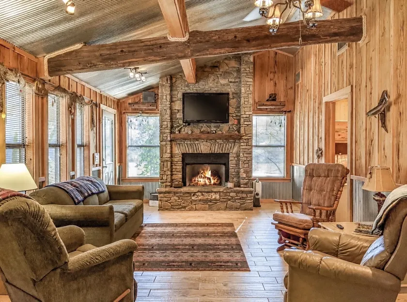Coolwater Comfort ~ on the White River - Image 1