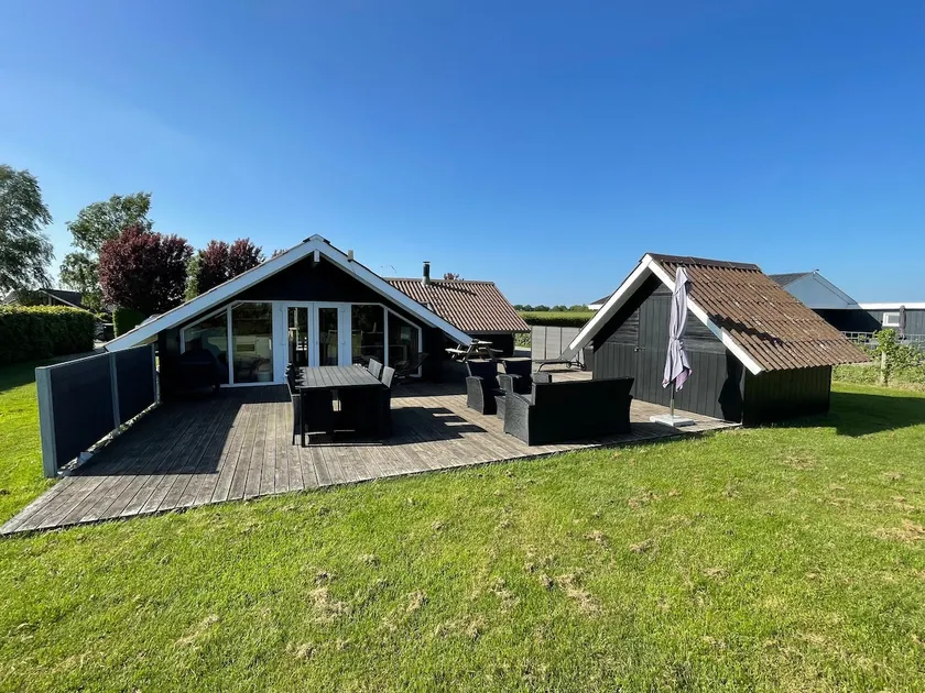 Nice 3 bedroom cottage close to the beach - Image 1