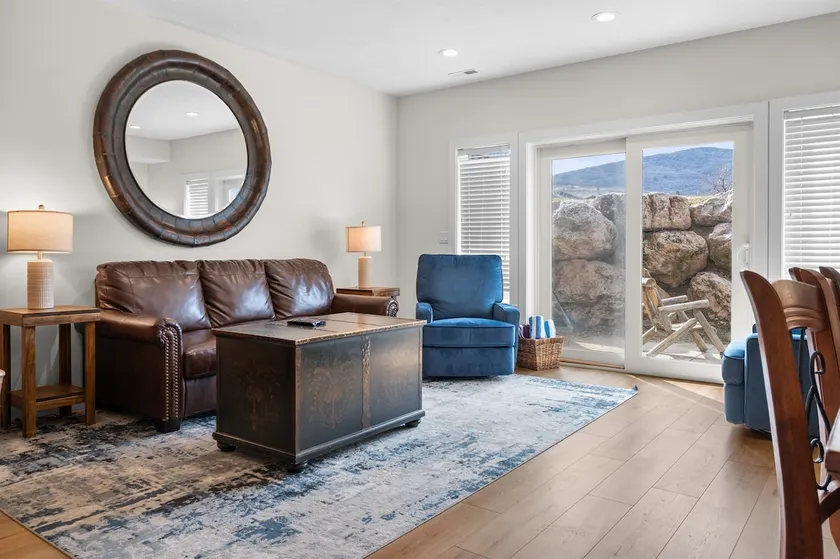 Lakeside Escape LS 36B 2 Schlafzimmer | Pineview Res | Whirlpool - Image 1