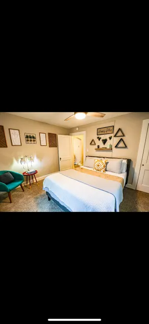 Adorable 1 BR Apt (Apt B) - Extended & Short Stays - Image 1