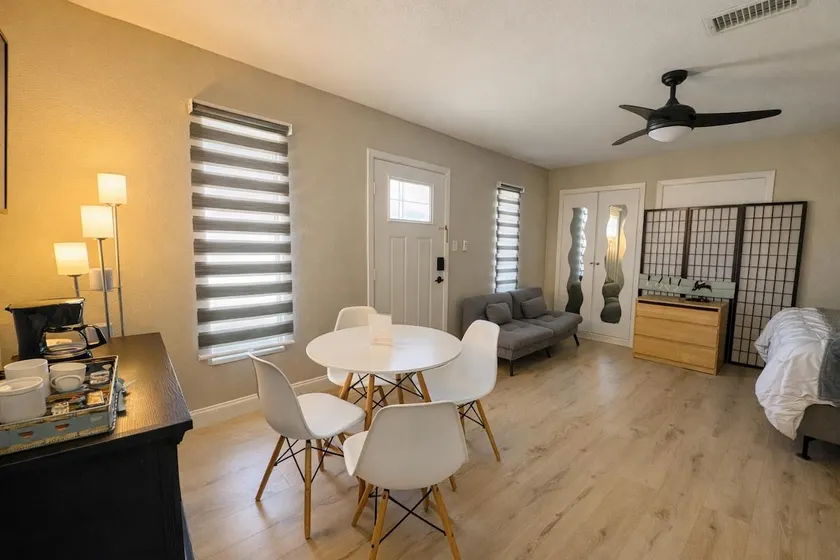 Cozy mini apartment 5 minutes from DFW Airport - Image 1
