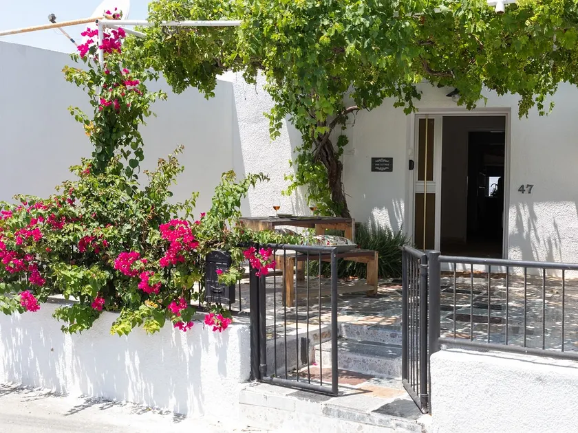 Limassol Akrotiri 3 bedroom house fully equipped - Image 1