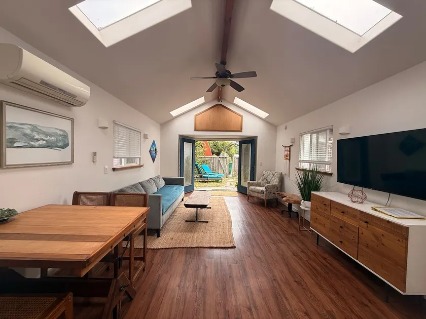 Walk to the beach. California King Bed - Image 1