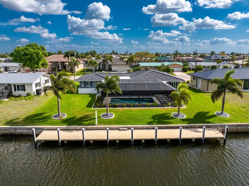 Waterfront Escape Heated Saltwater Pool|Dock&Kayaks - Image 1