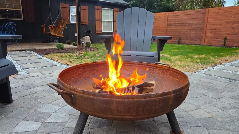 Backyard Oasis | Firepit, Bed Swing | King Bed - Image 1