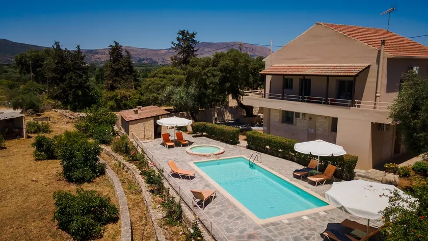 Hidden treasure in a traditional Cretan village - Image 1