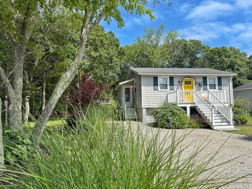 Simple Cottage-Pet Welcoming + Beach Pass Included - Image 1