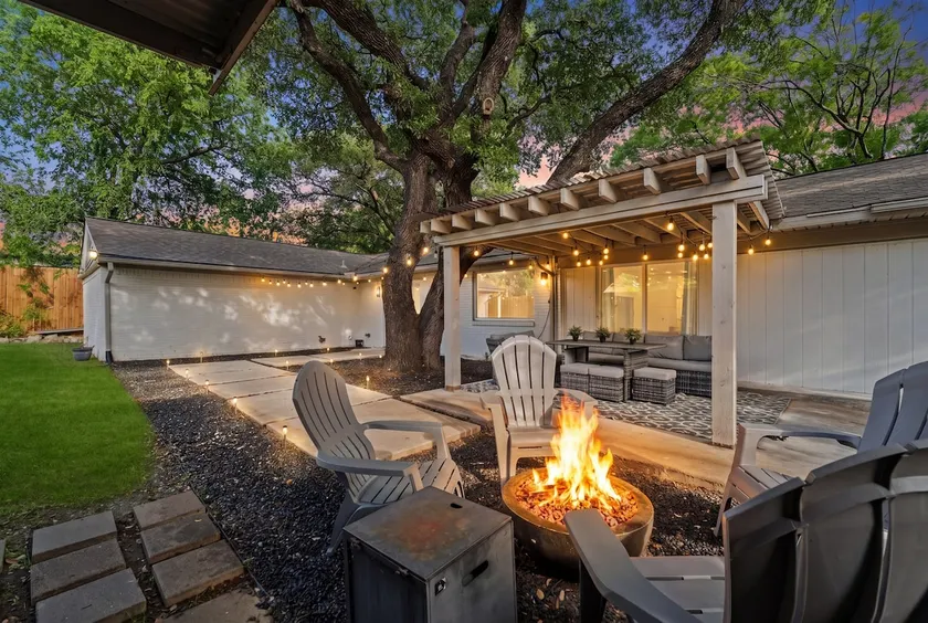The DREAM House • World Cup • Fire Pit • Sleeps 8 - Image 1