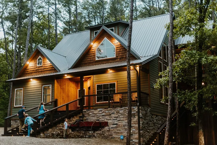 Lake Escape|Cozy|Peaceful|Cabin in the Pines|Sleeps 10 - Image 1