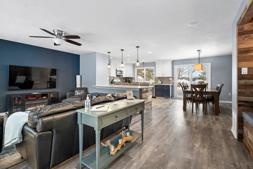 Hovedhus & Cottage 8 Bed / 4 Baths - Waterfront - Large Groups - Image 1