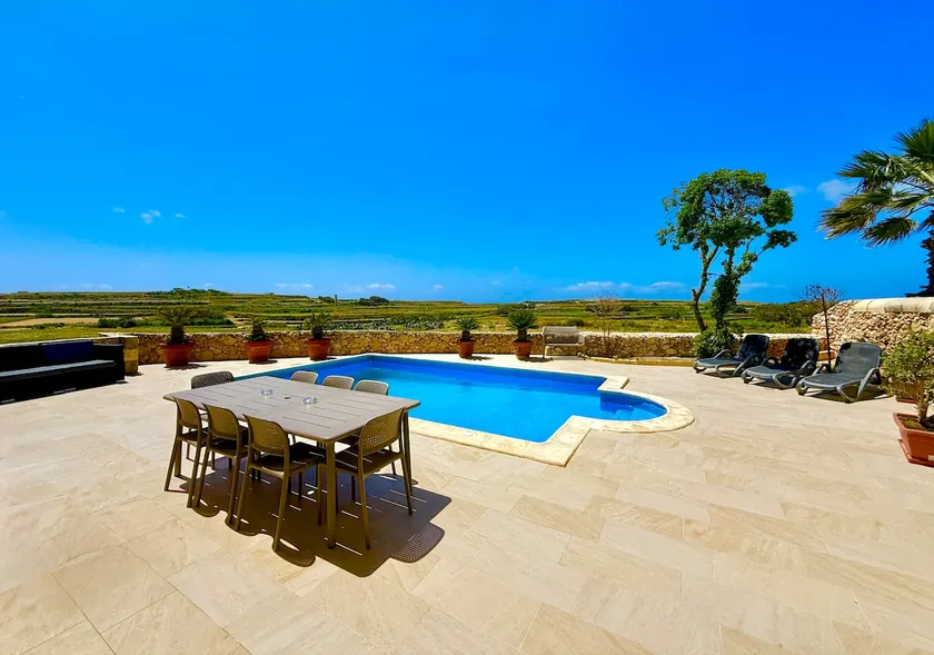 Lonza Gharb Farmhouse - Image 1