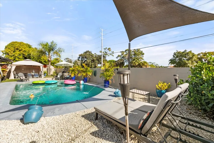 Sunny Heated Pool Suite • Prime Resort Area - Image 1