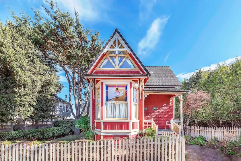 3812 Little House - Image 1