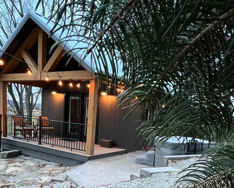 Rock Side Cabin - Image 1