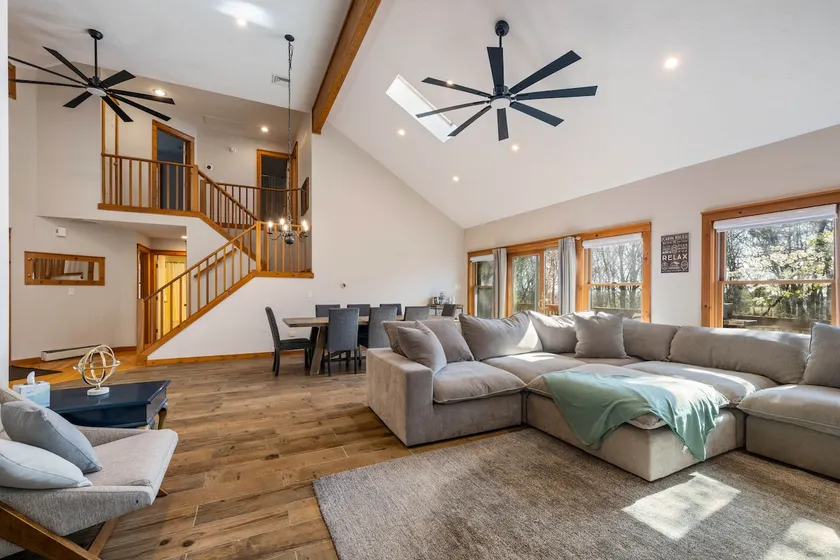 Cozy 4bd 4bath Grand Cabin Retreat in Camelback - Image 1