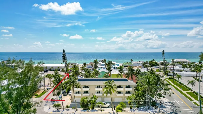 Steps to the beach! Condo with pool at The Terrace - Image 1