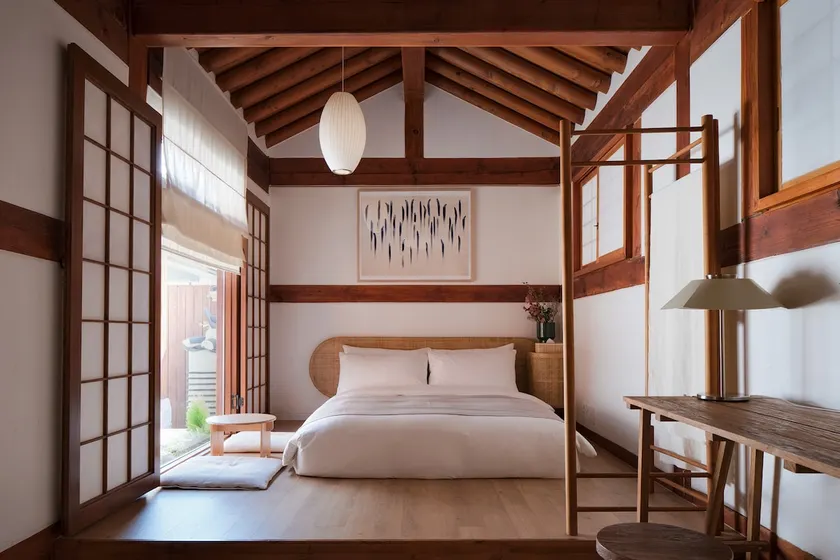 [NuileStay] Seoul Private Hanok | 7-minute walk from Gyeongbokgung Station | Adjacent to cafes and restaurants - Image 1