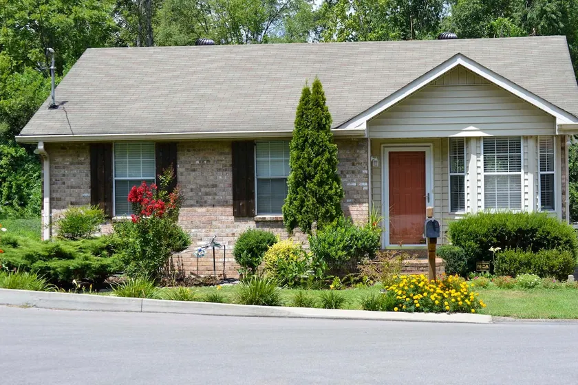 Lively East Nashville Pad: Walk to Bars & Eateries - Image 1