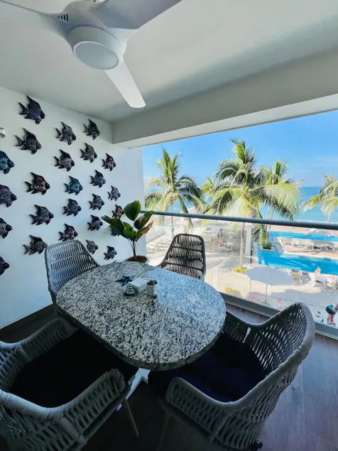 Casa Scarlett front beach - Image 1