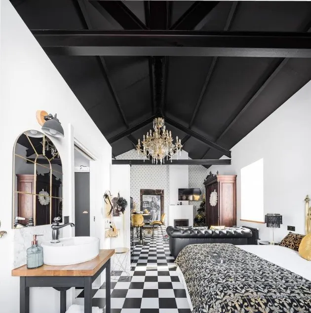 Las Suites del Tiempo, The 1920s Suite - Image 1