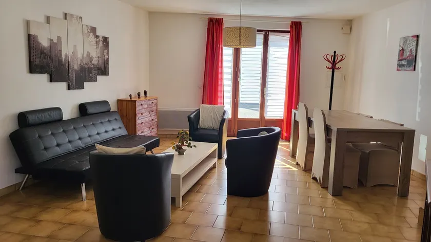 Val's House - Image 1