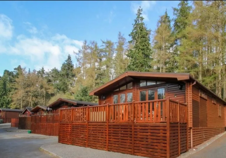 Astbury Falls Luxury Retreats - Image 1