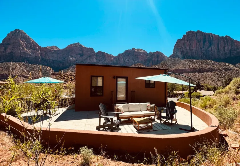Amazingly close to the Gate~Suite Peace~ZION N.P. - Image 1