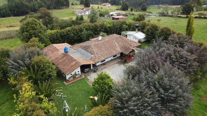 Beautiful, quiet property surrounded by nature - Image 1