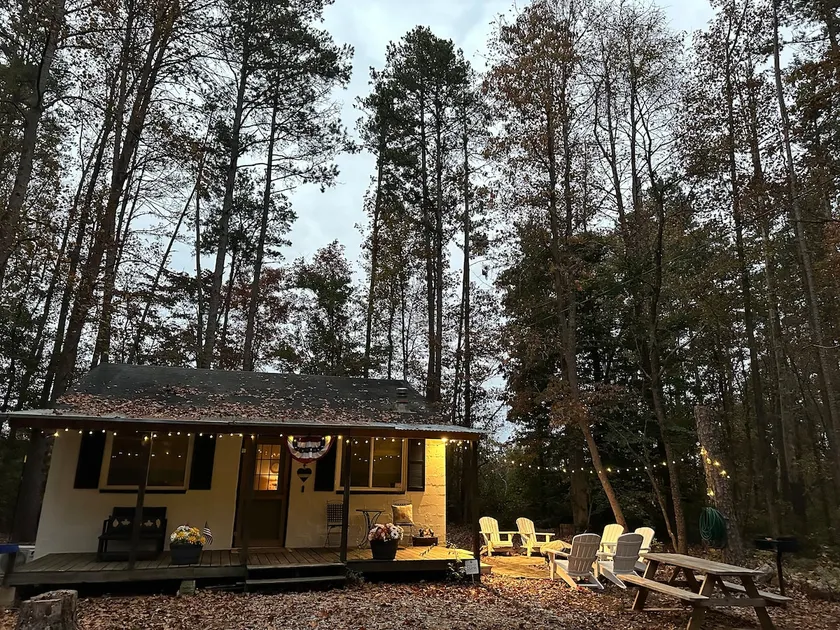The Cozy Cottage - Image 1