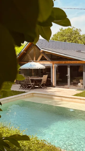 Cottage & heated pool all year round and private - Image 1