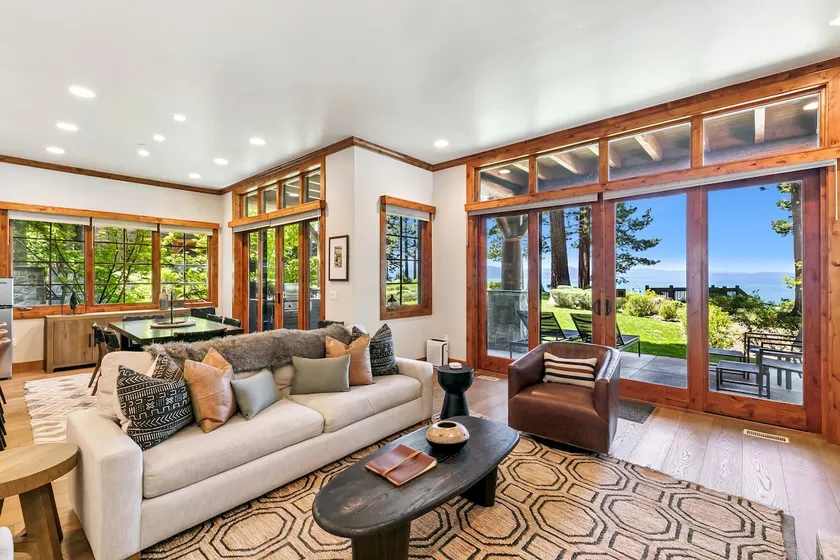Luxury Lakeview Remodeled w/ Hot Tub | PEAK SS13 - Image 1